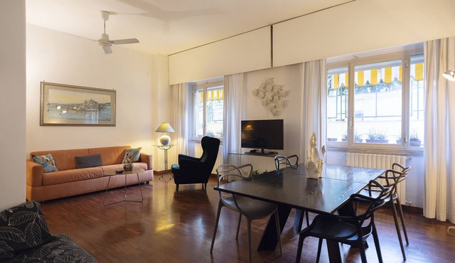 AUGUST SEPTEMBER REDUCED PRICES, walking promenade and historic center two stops