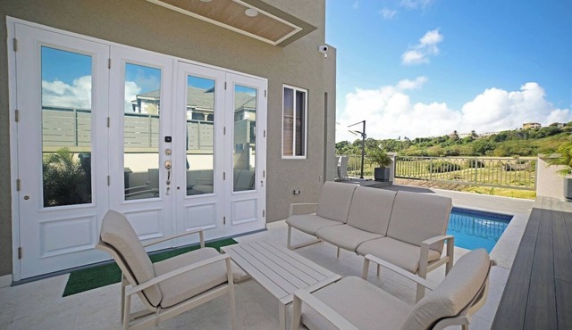 Aurora- 3BR Modern Villa w/ Pool and Fire Pit