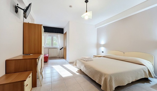 B&B with Window - 350 - Santangelo - Pool in Monte Sant'Angelo