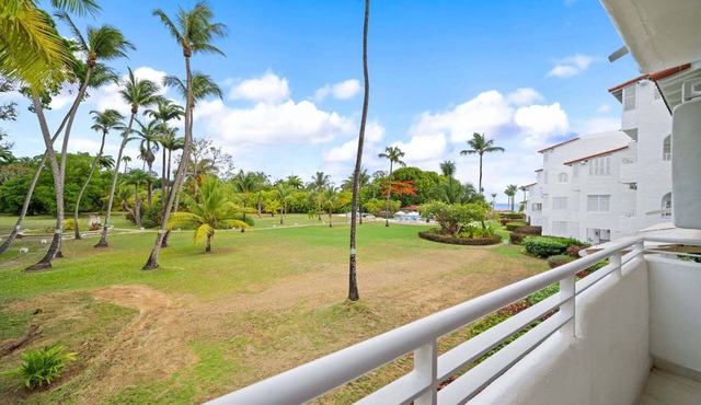 Beachfront with resort pool - Glitter Bay 214