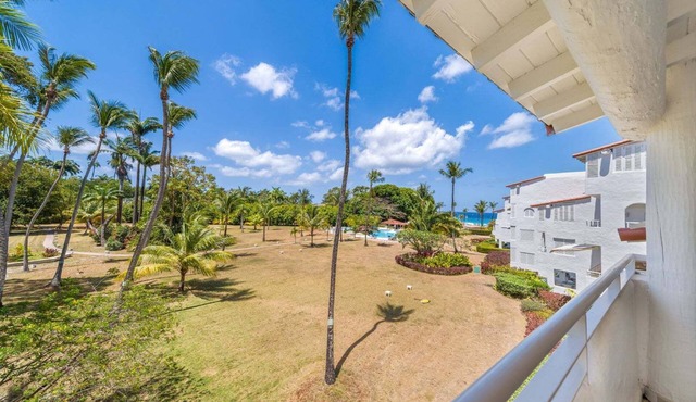 Beachfront with resort pool - Glitter Bay 314