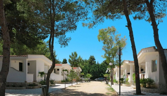 Beautiful apartment in villa for 4 guests with pool, A/C, WIFI, TV, terrace and pets allowed