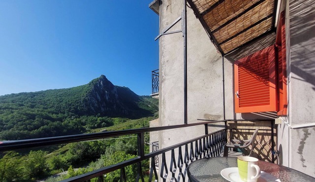 Beautiful apartment with a fantastic balcony view