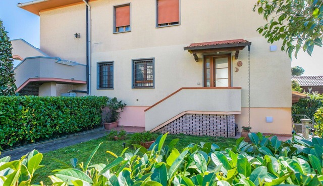 Beautiful apartment for 4 people with WIFI, A/C, TV and patio