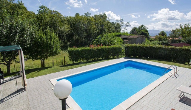 Beautiful private villa for 7 people with private pool, WIFI, TV, patio and pets allowed in Villa Collemandina
