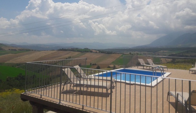 Beautiful Spacious Apartment with shared swimming pool