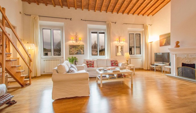 Bellavista Apartment in Florence - large panoramic apartment for large groups in Firenze