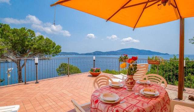 Between dreams and stars, Villa Capo Stella stands majestically on the cliff and is embraced by the in Capoliveri