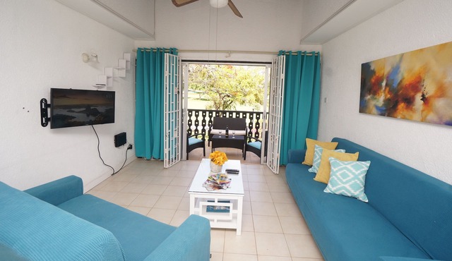 BLUE HAVEN 2- 2 BR CONDO ROCKLEY near BEACH W/POOL