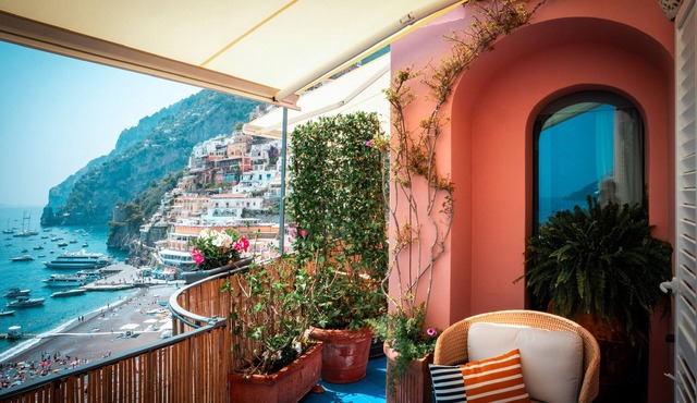 Breathtaking Suite with Sea View in the Heart of Positano