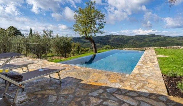Casa all'Erta, villa with private pool in Gaiole in Chianti