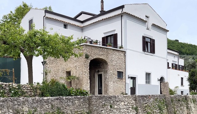 Casa Mandorlo in Antico Casolare Uliveto (near Amalfi Coast and Pompeii)