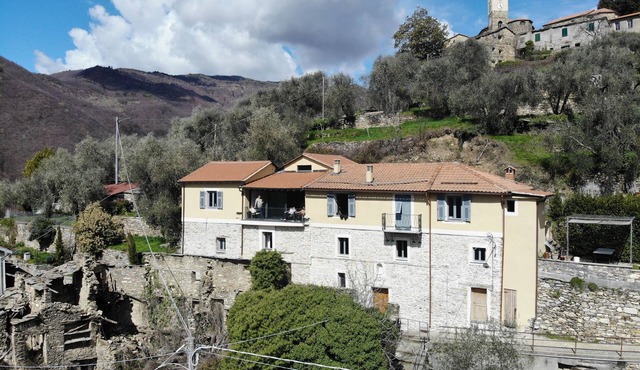 casa Maremonti - Ligurian country house in perfect tranquility, Maritime Alps and sea in Pieve di Teco