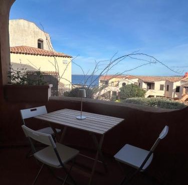CASA VIOLA Two-room apartment with a sea view in La Marmorata