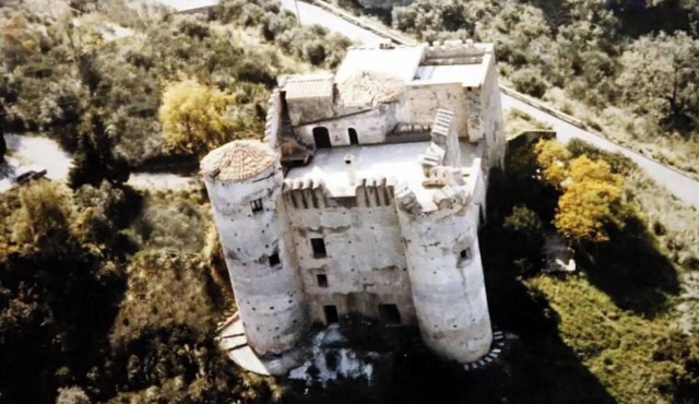 Castle for 16 Guests in Praia a Mare