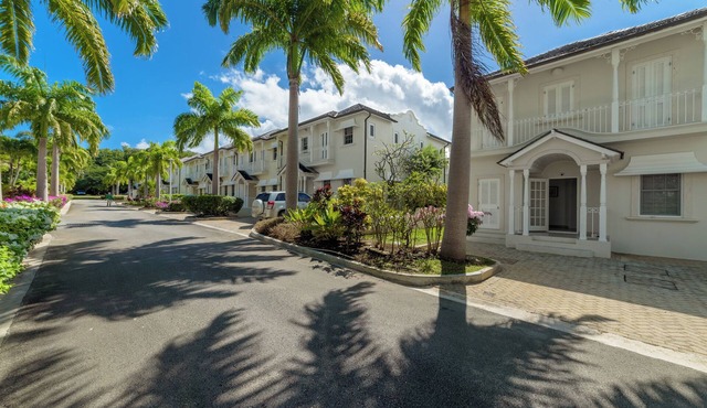 Charming 3-bedroom townhome with AC, fitness room in Mullins