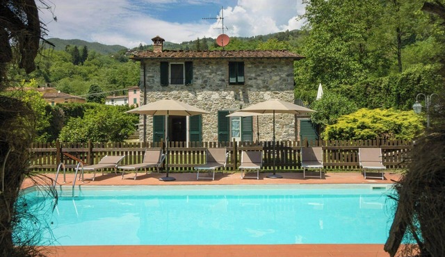 Charming stone house near Lucca and Garfagnana in Piegaio Basso