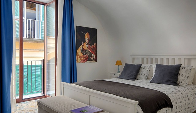 Chic flat near Chiaia & Spanish Quarter