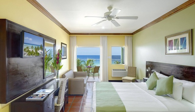 Coconut Court Beach Hotel