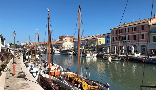 Comfortable, fully equipped, 2-bedroom, 2-bathroom mobile home, Cesenatico beach in Cesenatico