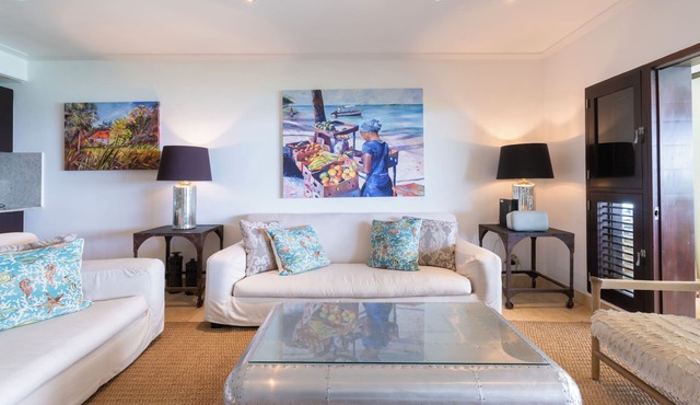 Coral Cove 8 Barbados Beachfront Apartment - Luxury, 3 bed, 3 bath, 2000 sq ft