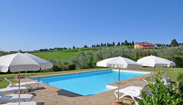 Cosy apartment for 8 guests with A/C, WIFI, pool and panoramic view, close to Greve In Chianti in Tavarnelle Val Di Pesa