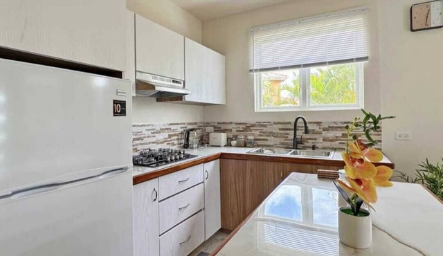 Cozy 1-bedroom apartment with AC and in Central Saint George lush landscap