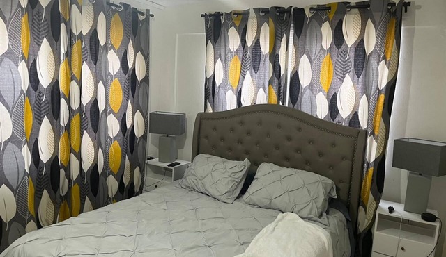 Cozy 1-bedroom house in a very quiet neighborhood for the perfect getaway!