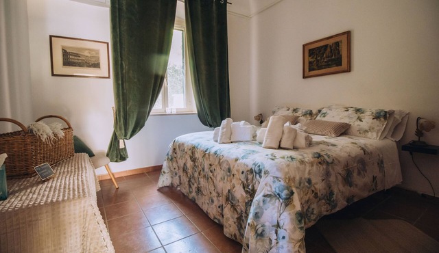 Cozy Bungalow with Pool. Pet-friendly.