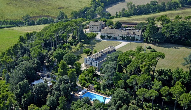 Elegant house inside our period villa surrounded by centuries-old park in Marche