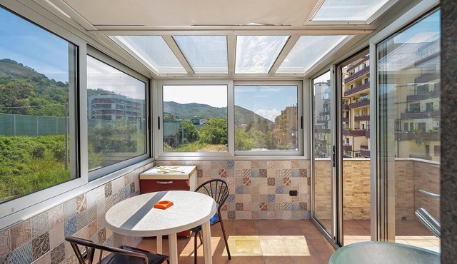 Ely House Holiday Home with Mountain View, Wi-Fi and Air Conditioning