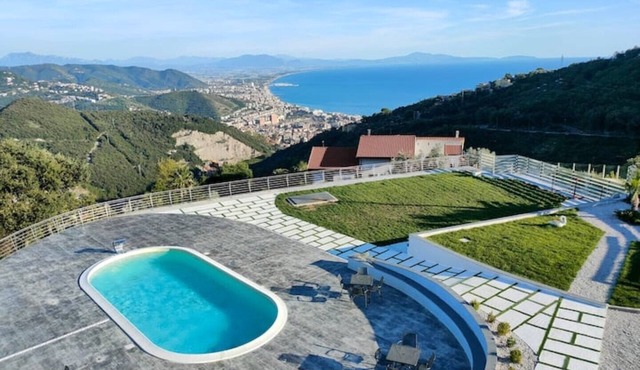 Emma Apartment with Pool - Sea View