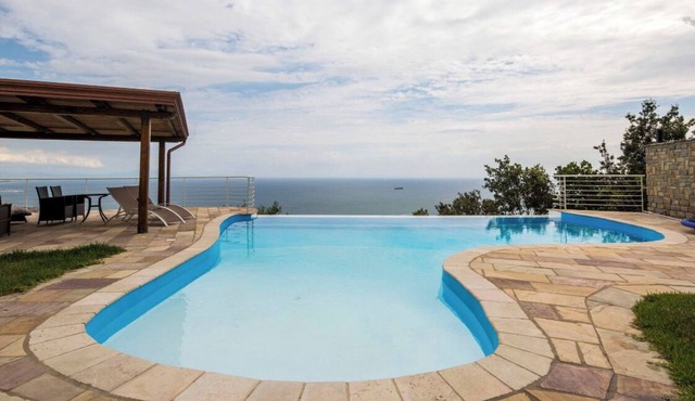 Escape Esclusivo a Salerno,Villa Samurai con Terrazza Vista Golfo e Relax Totale