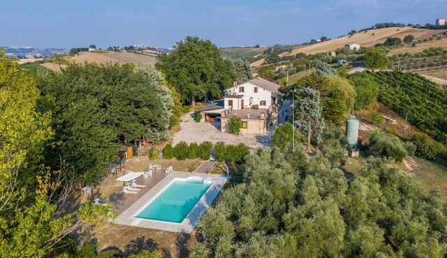 Fantastische Exclusieve Villa in Le Marche te Huur met Groot Eigen Zwembad! in Marche