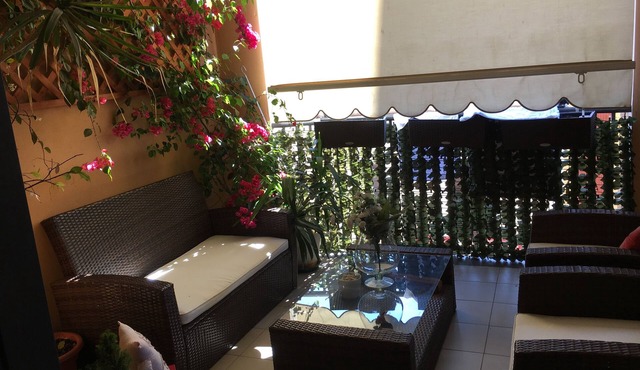 Flowers Apartment in Bari