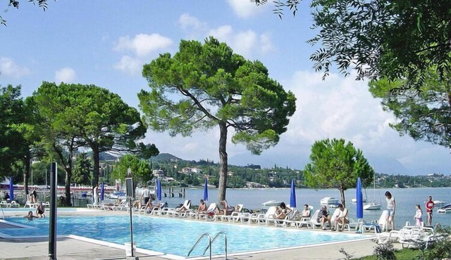 Front Lake Resort Le Corti del Lago, Padenghe in Padenghe