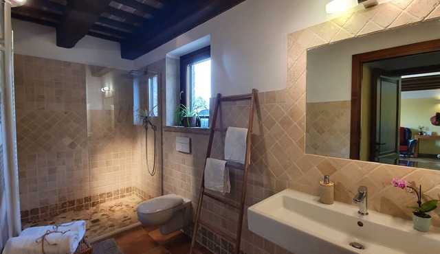 Gemütliches Kleines Haus in Einem Borgo mit Gemeinschafts-pool und Sauna in Montefiore dell'Aso