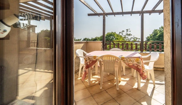GuestHost - Visogliano Roomy Apt w/Terrace near the Station in Duino