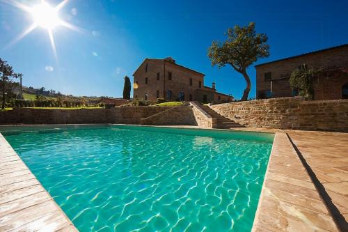 Historic Villa With Pool In Marche Hills in SantʼAngelo in Pontano