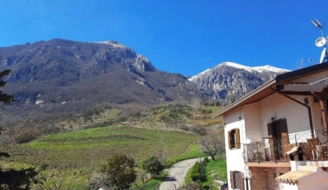 Holiday Home 'Nel Cuore Della Maiella' with Mountain View, Private Terrace and Wi-Fi