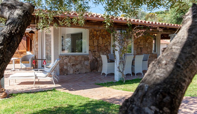 Holiday Villa "Risveglio Con Alba" with Sea View, Garden & Terrace in san teodoro