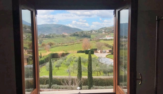 Homerez - Charming Apartment in Faiano with Mountain View