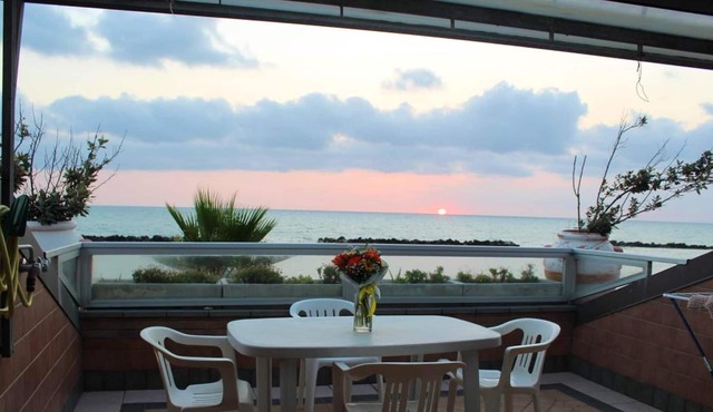 Homerez - Nice studio for 2 ppl. with sea view at Francavilla al Mare