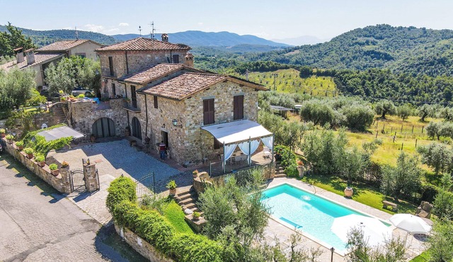 House With Private Pool and Fenced Garden in Quiet Location. Panoramic Views in Umbria