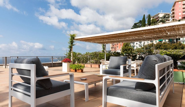 House with terrace in the heart of Naples: view of Vesuvius, Capri and Posillipo