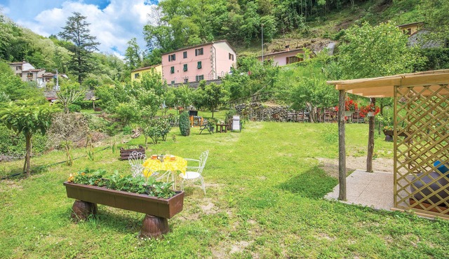 If you are looking for accommodation for a relaxing vacation, this is the ideal place: the well-kept in Bagni di Lucca -LU-