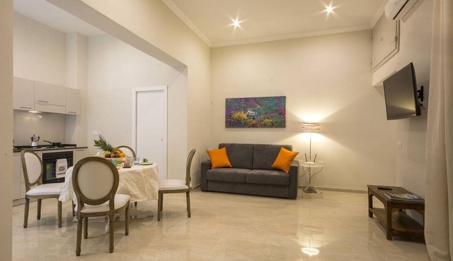 Iris 3, a modern and elegant apartment ideal for a family by Mmega in Firenze