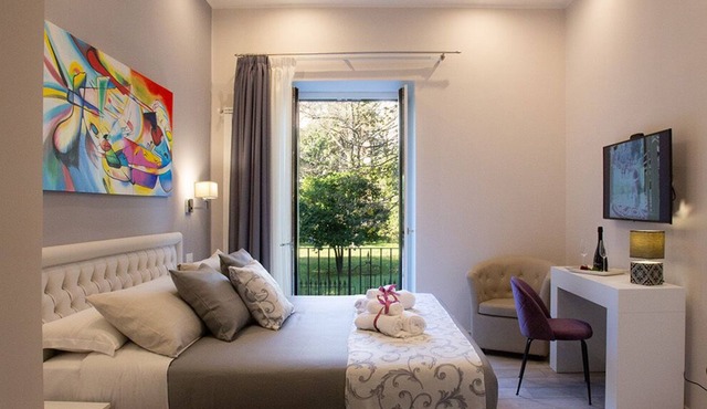 KING HOME Royal Gardens B&B in Caserta