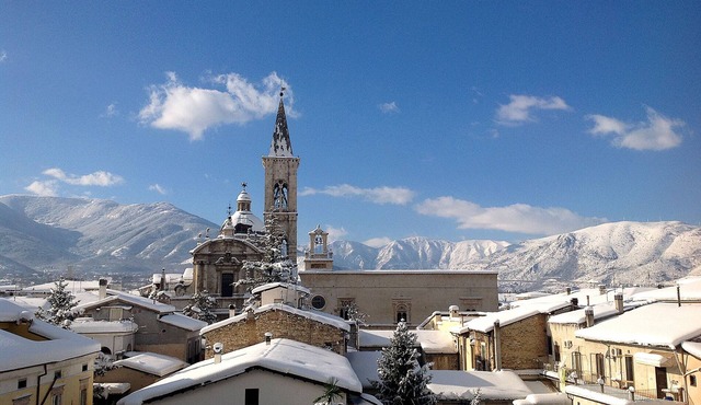 La Finestra Sulmò, panoramic apartment in Sulmona overlooking the historic center
