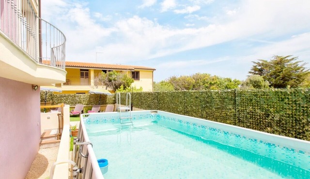 Large Valledoria Villa with pool for 10 people 500 meters from the beach in Valledoria